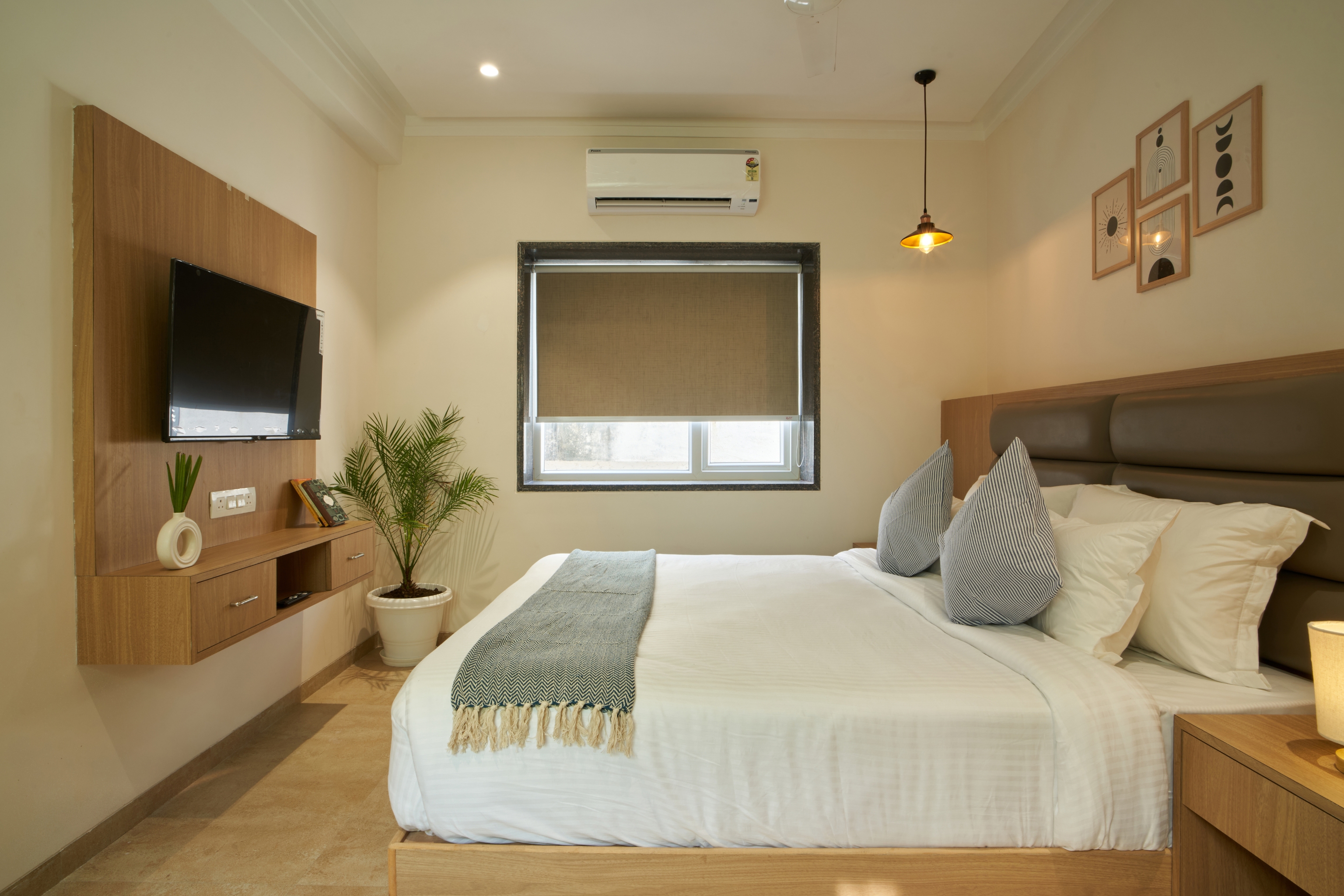 Superior Room details
